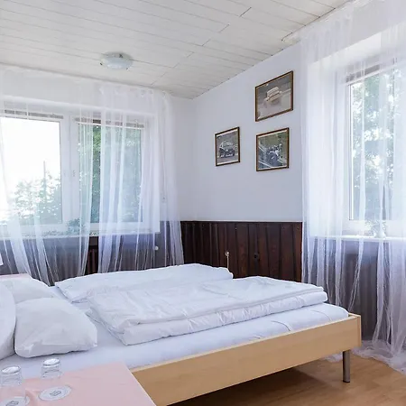 Ringhaus - Of Silver Arrows Bed & Breakfast