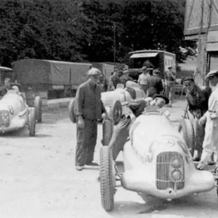 Bed & Breakfast Ringhaus - Of Silver Arrows Nürburg