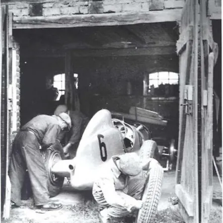 Ringhaus - Of Silver Arrows Bed & Breakfast