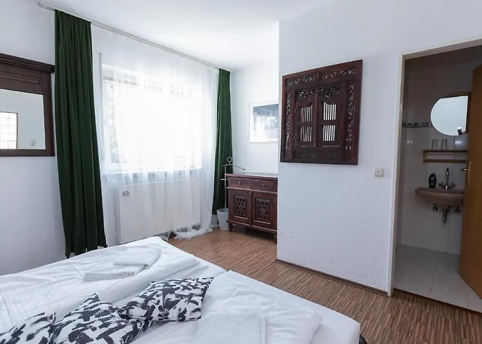 Ringhaus - Of Silver Arrows 住宿加早餐酒店 3*