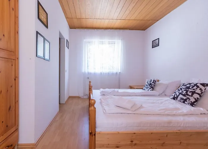 Ringhaus - Of Silver Arrows 住宿加早餐酒店 3*