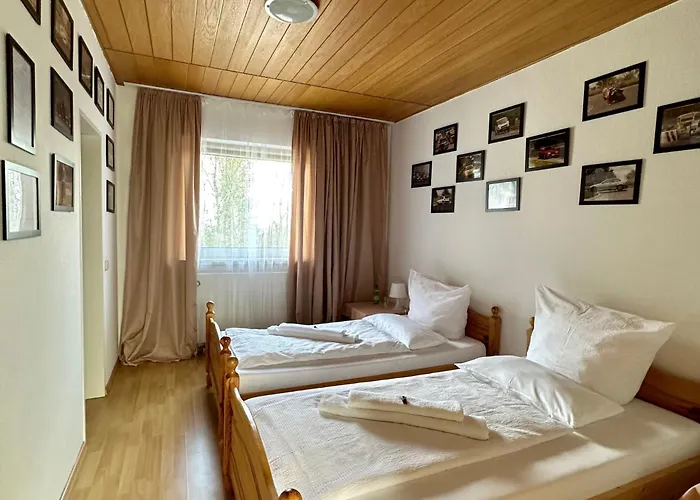 לינה וארוחת בוקר Ringhaus - Of Silver Arrows 3*