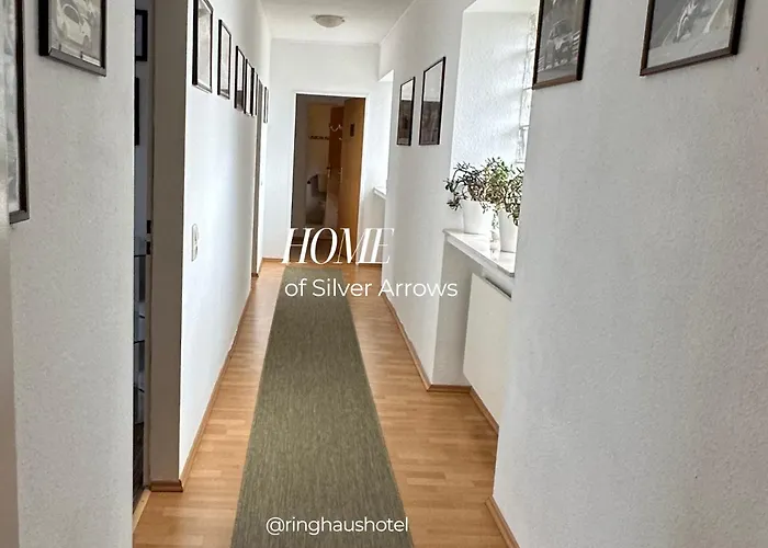 Ringhaus - Of Silver Arrows 住宿加早餐酒店 3*